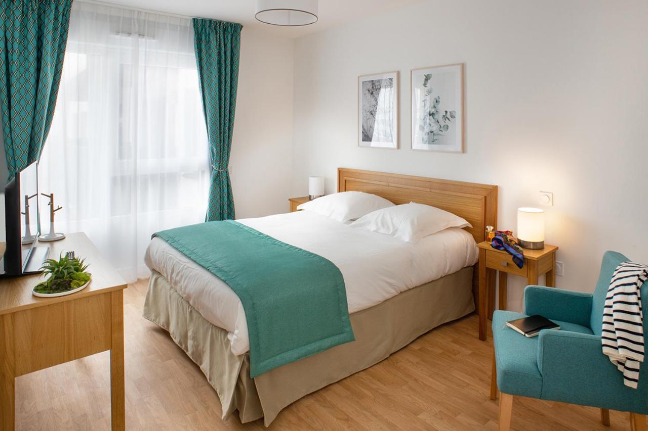 Domitys - Galilee Aparthotel Cergy Bagian luar foto